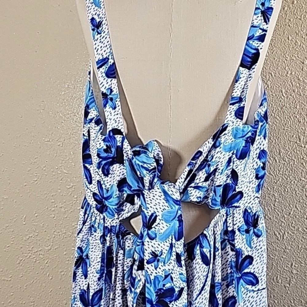 Eloquii Blue and white Floral Maxi Dress - Picture 4 of 8
